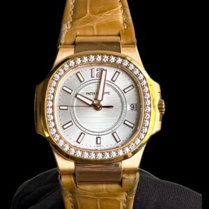 Patek Philippe Nautilus Lady em Ouro Rosa com Brilhantes & Completo!