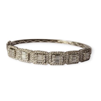 Bracelete em ouro branco com 2.24cts de diamantes!