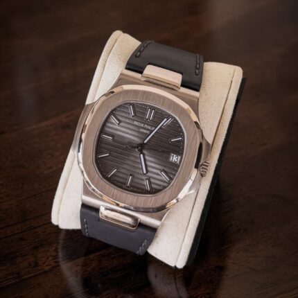Patek Philippe 5711 em Ouro Branco , Automatico e Impecável!