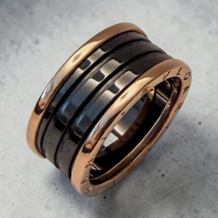 Anel Bvlgari BZero1 em Ouro Rosa, Cerâmica e 4 Bandas!