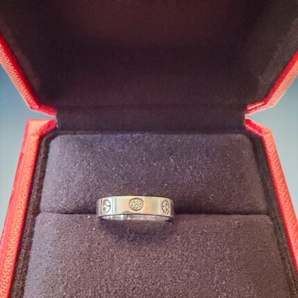 Aliança Cartier Love em Ouro Branco com 1 Diamante e tamanho 48!