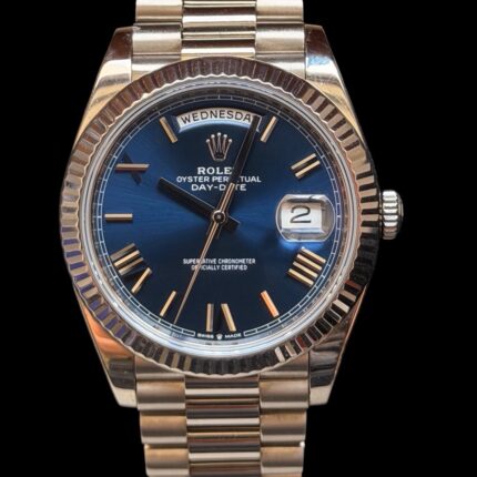 Rolex Day Date 40 Presidente em Ouro Branco, Mostrador Azul e Full Set